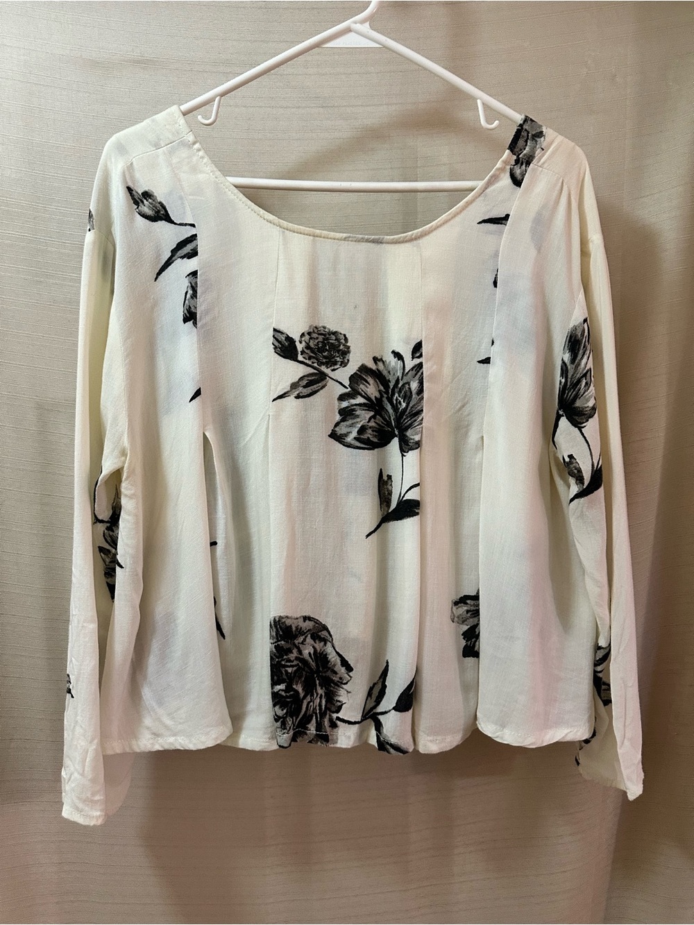 Kimchi Blue Floral Rayon Bell Sleeve Blouse Boho Women’s Medium Top Lightweight